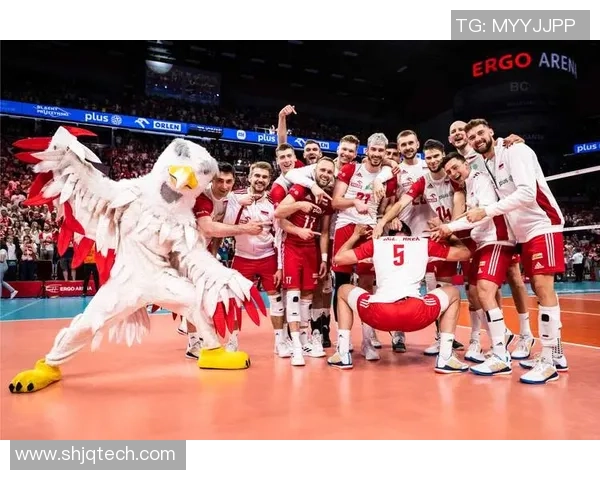 重庆排球队以71分领跑大师赛积分榜展现强劲实力和团队合作精神